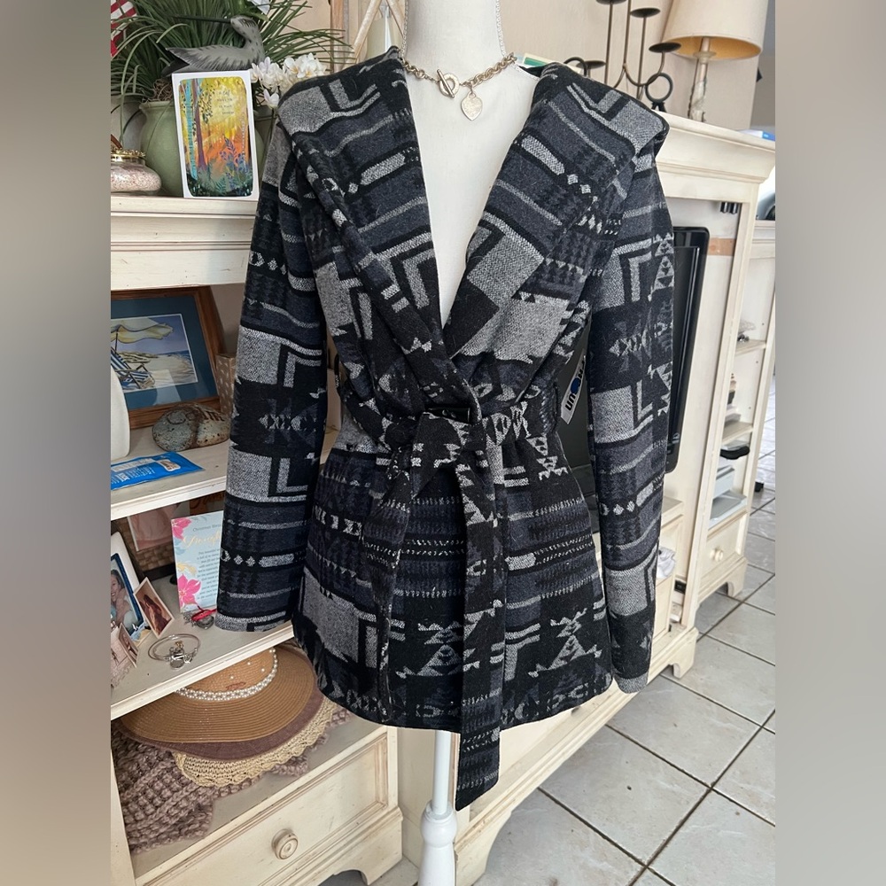Kirra Jackets And Coats Pac sun Mexican Aztec printed wool hooded belted coat M
